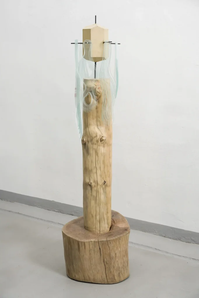 Cristalografía IV, 2025 — sculpture base in cypress and elm