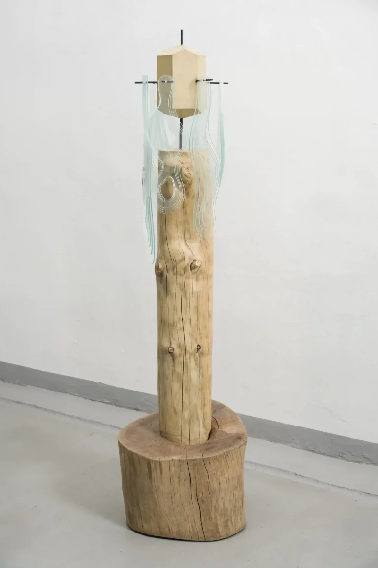 Cristalografía IV, 2025 — sculpture base in cypress and elm