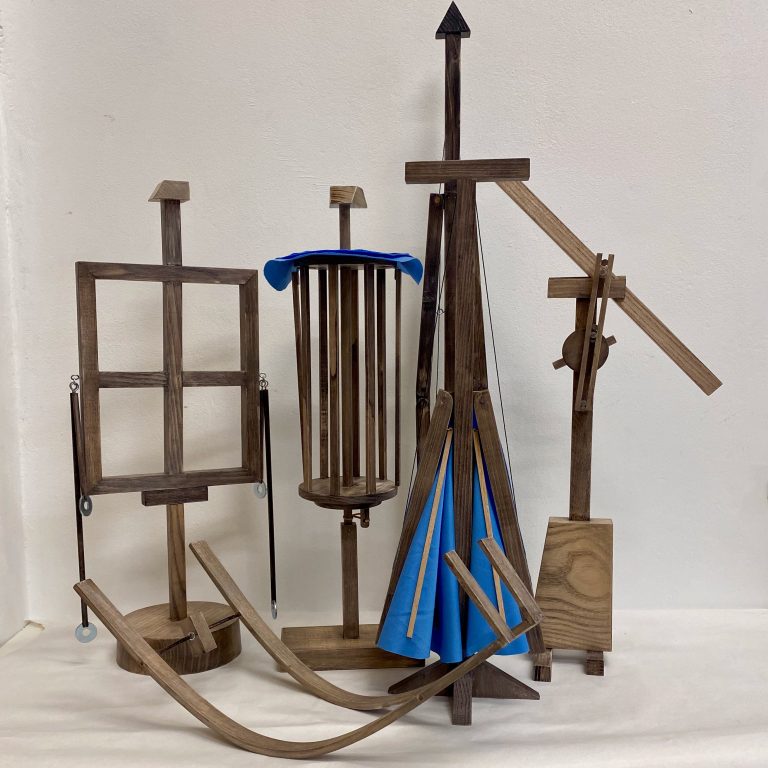 Autómatas en escenario, 2023 — production and development of wooden parts